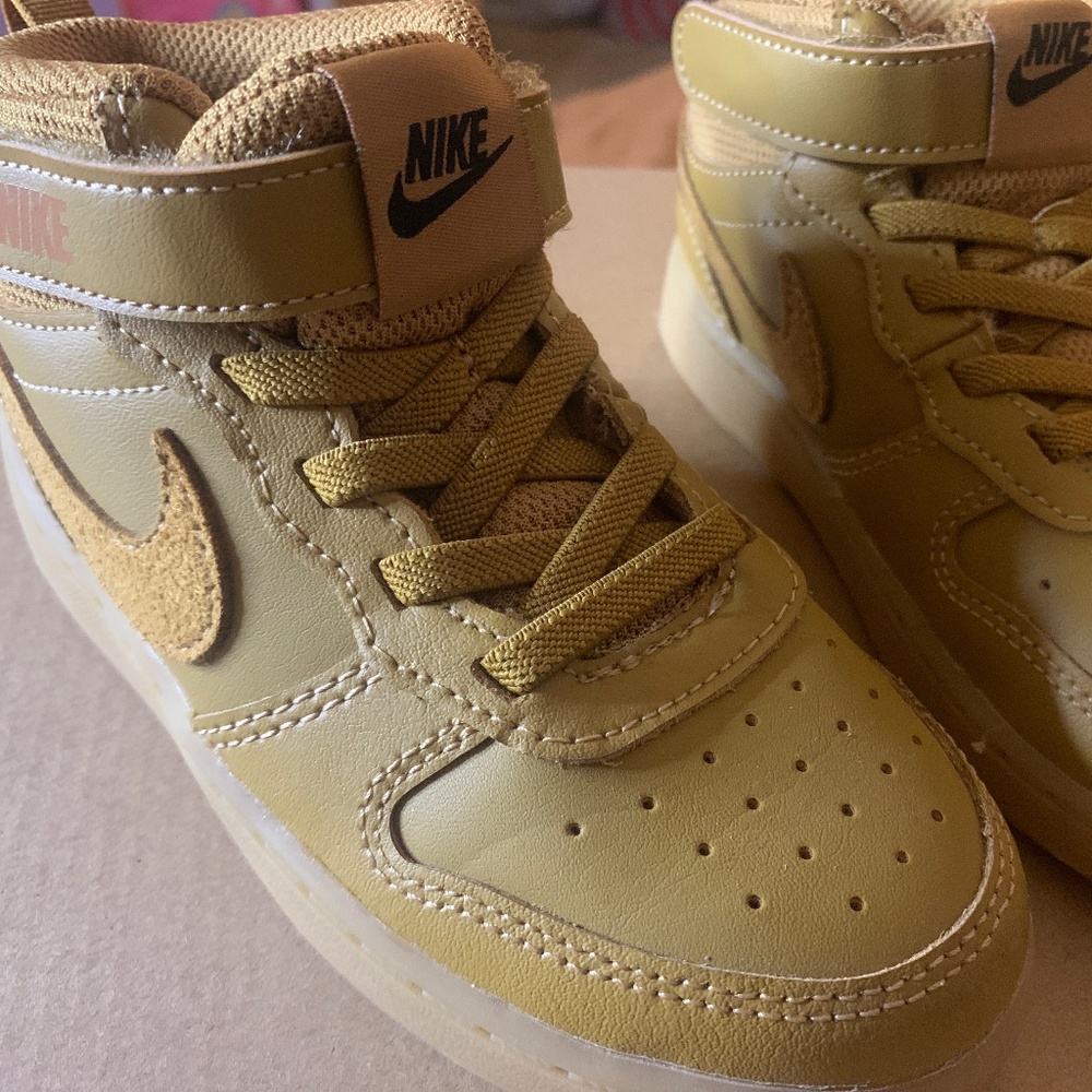 Nike mid
